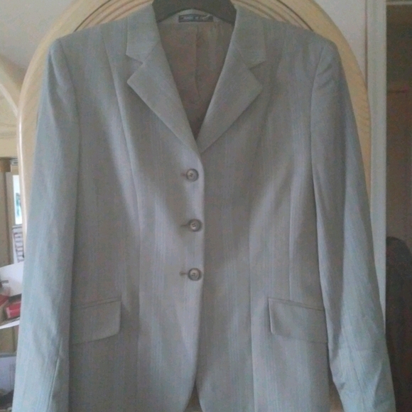 NEW The Tailored Sportsman Equestrian Blazer - Picture 2 of 7